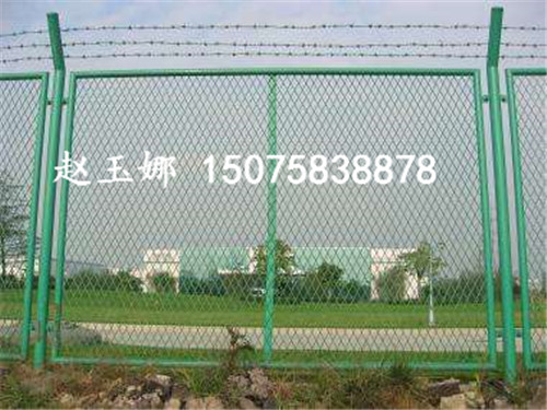 保稅區(qū)封關(guān)圍網(wǎng)（隔離網(wǎng)）建設(shè)，完善口岸設(shè)施